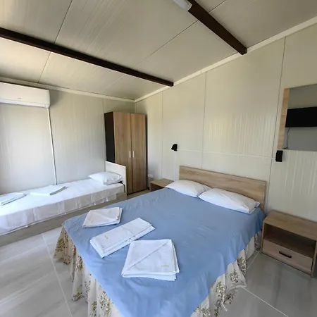 Lenny 3 Guest house